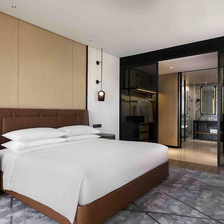 Sheraton Manila Hotel At Newport World Resorts Пасай Экстерьер фото